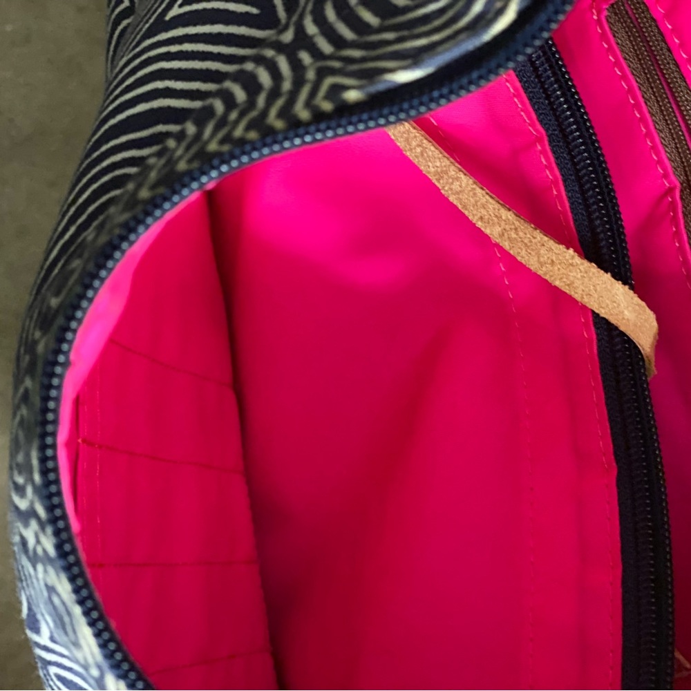 DOONEY & BOURKE Swirl Doodle Hobo excellent condition - Picture 6 of 13
